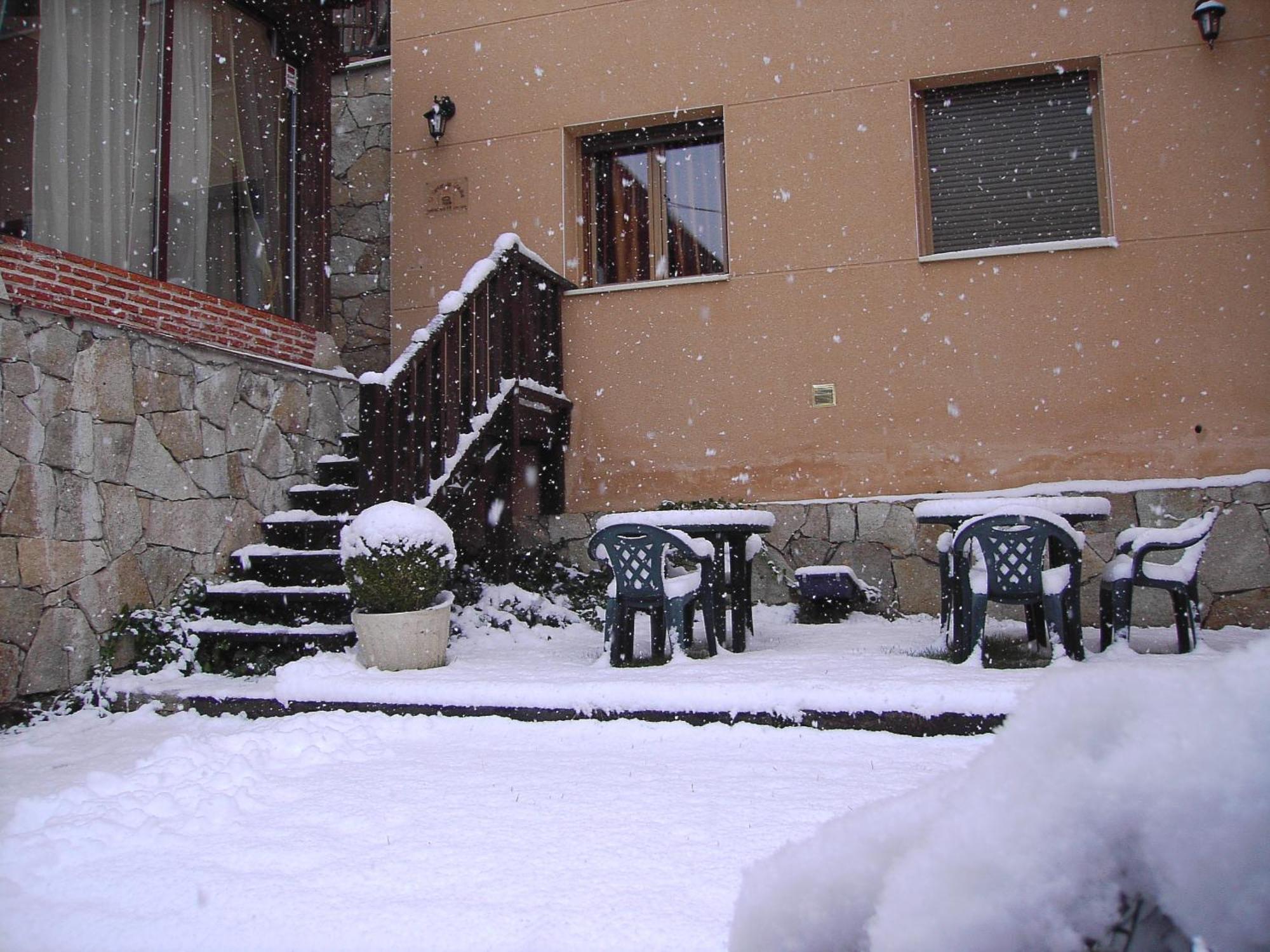 Hotel Rural El Yantar De Gredos San Martin del Pimpollar Bagian luar foto