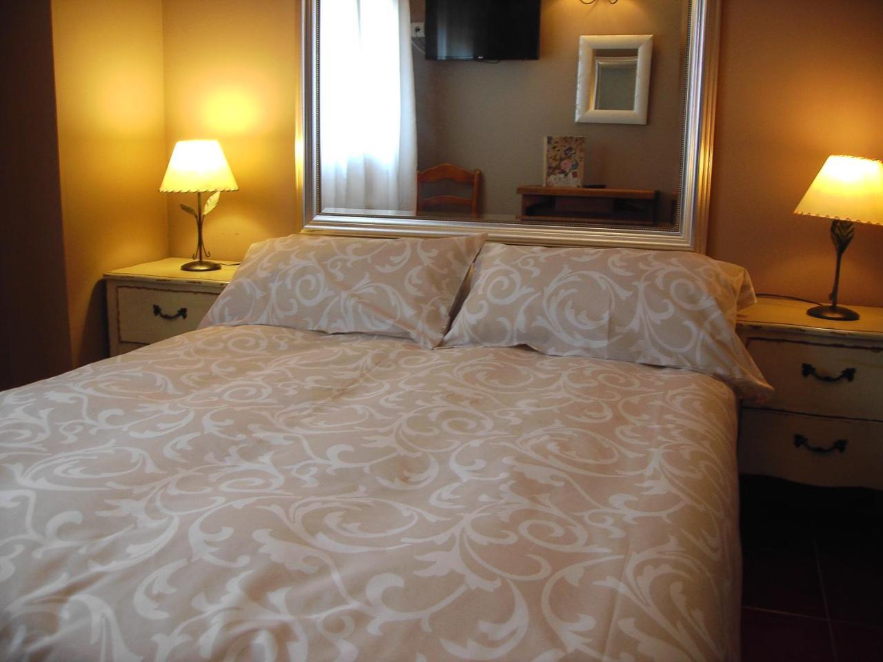 Hotel Rural El Yantar De Gredos San Martin del Pimpollar Bagian luar foto